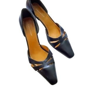 Naturalizer Black point toe leather low heel heels.